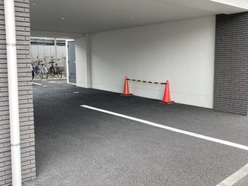 (駐車場)