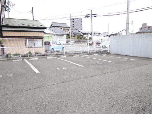 (駐車場)