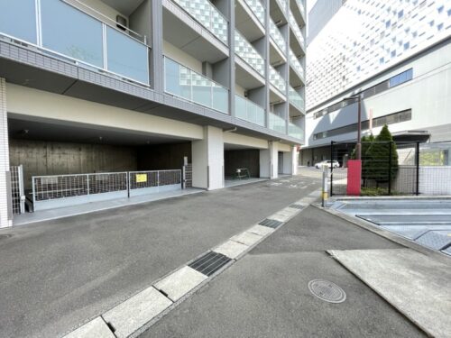 (駐車場)